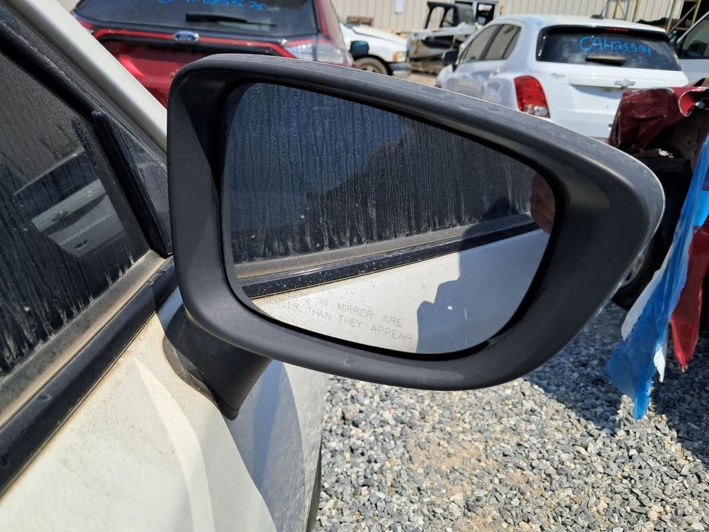 6 2016 Glove Box 4777753