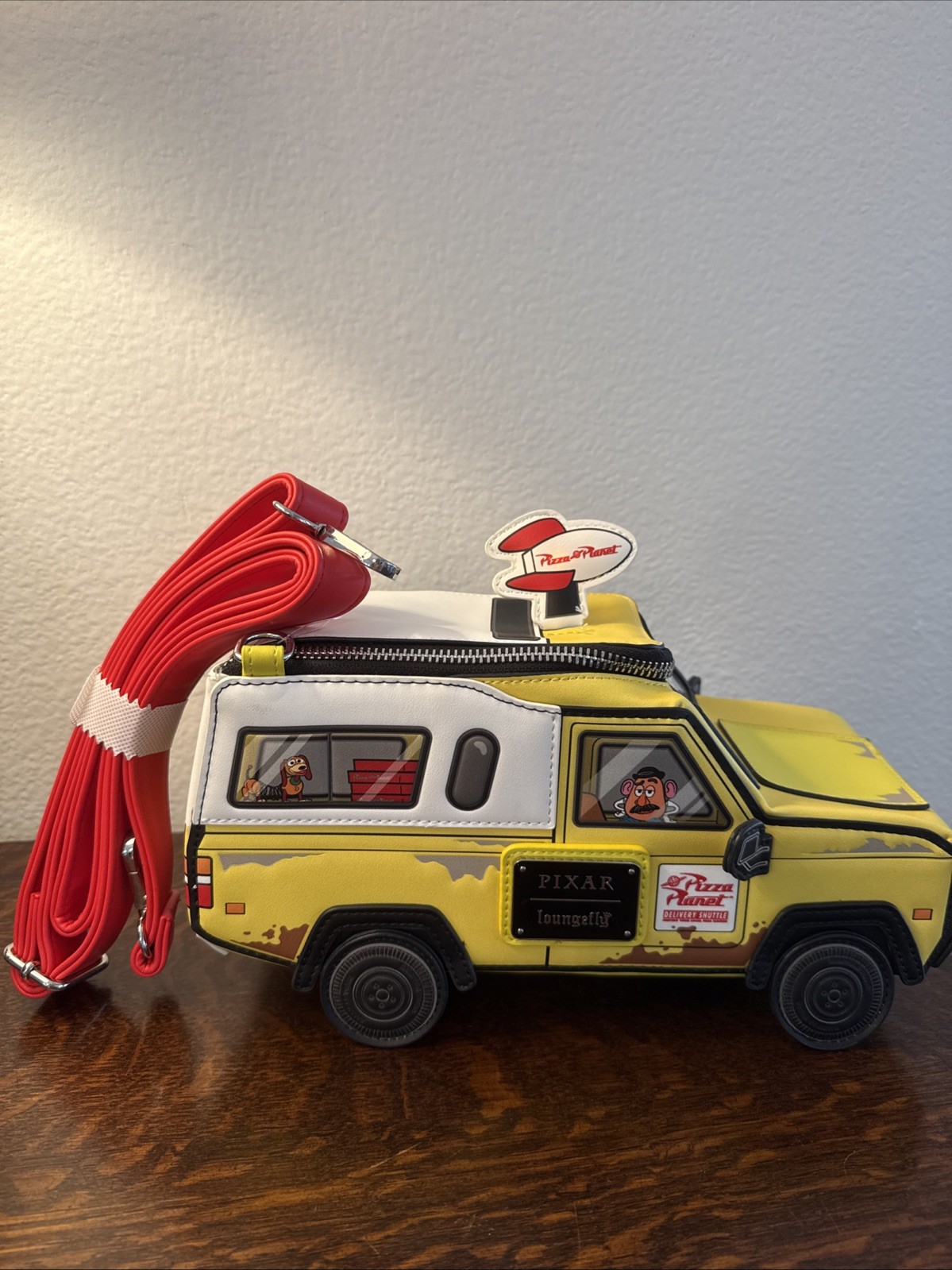 Toy Story 30th Anniversary Exclusive Pizza Planet Car Light-Up Crossbody Bag NWT