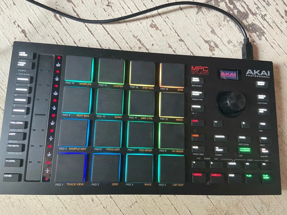 Akai Professional MPC Studio Black Midi Controller Drum Pad with USB Cable