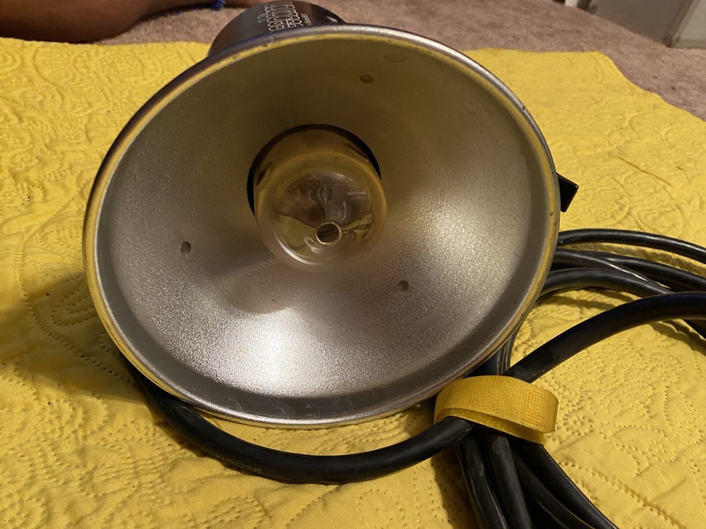 Speedotron Strobe Light Model 102A Lamp
