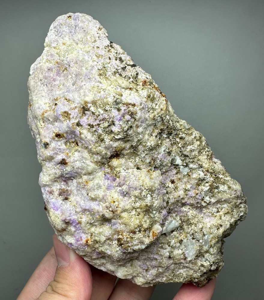 675 Gr. Fluorescent Phosphorescent Tenebrescent Hackmanite, Richterite, Unknown