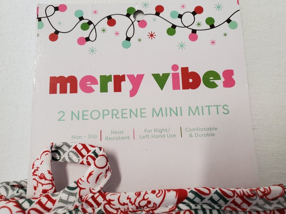Christmas Mini Oven Mitts & Kitchen Towel Set NWT