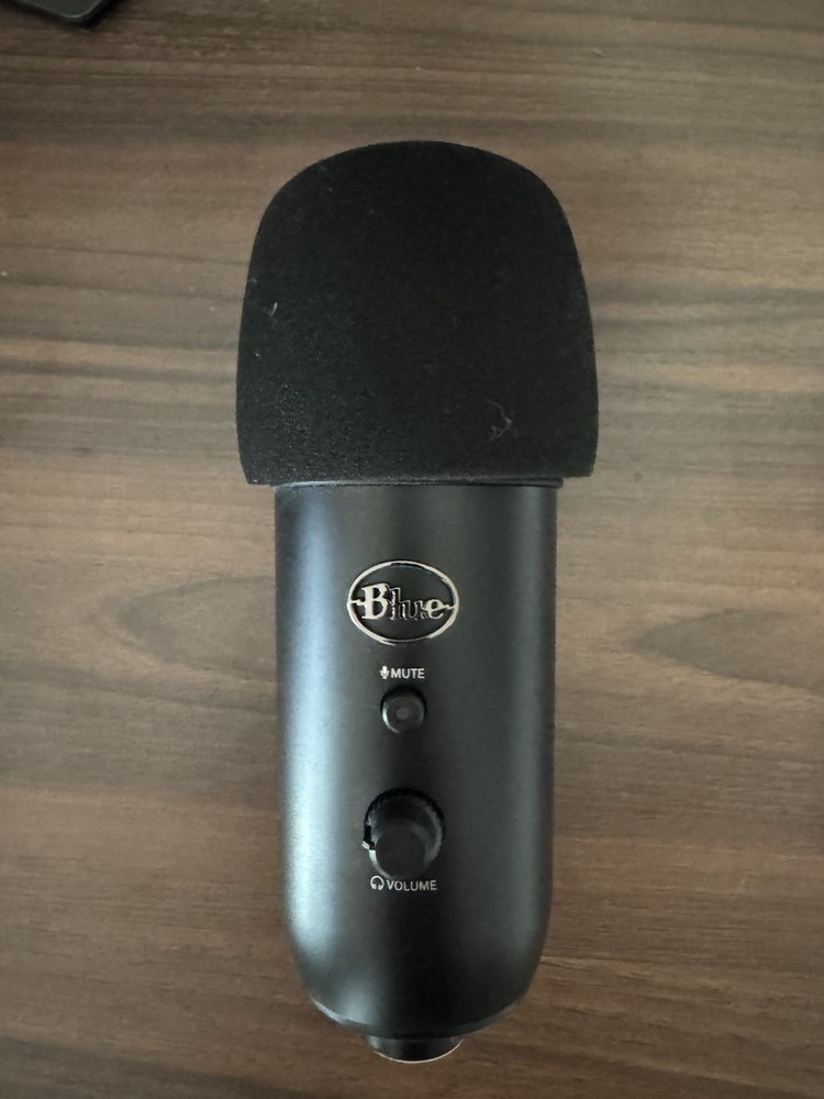 Blue Yeti USB Microphone Black with Mute, Volume & Gain Controls