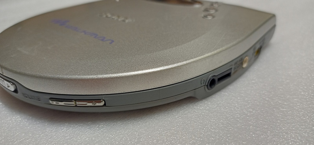 Sony D-EJ725 Portable CD player