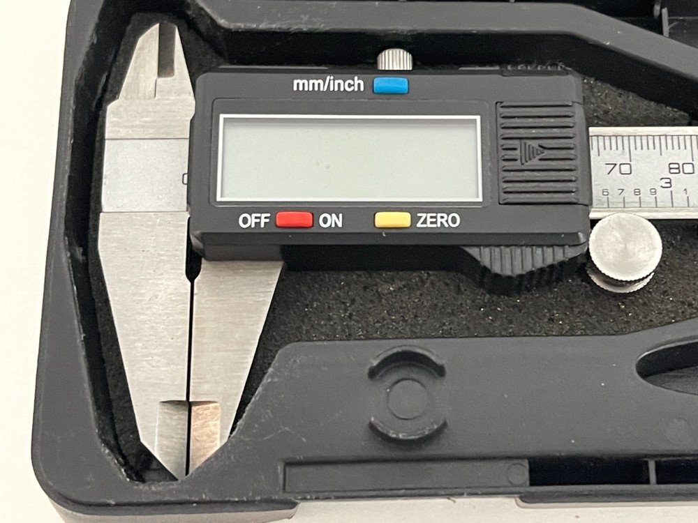 Digital Caliper 6" Stainless Hardened 0-to-150mm + Plastic Case