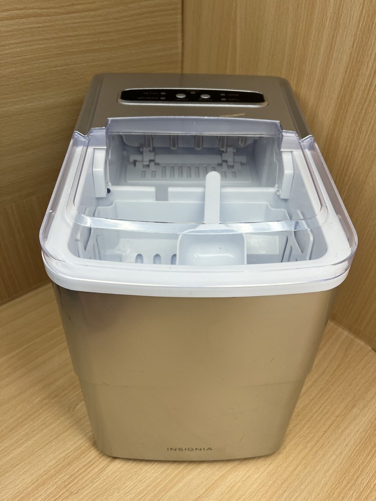 Insignia™ - Portable Ice Maker with Auto Shut-Off - Silver