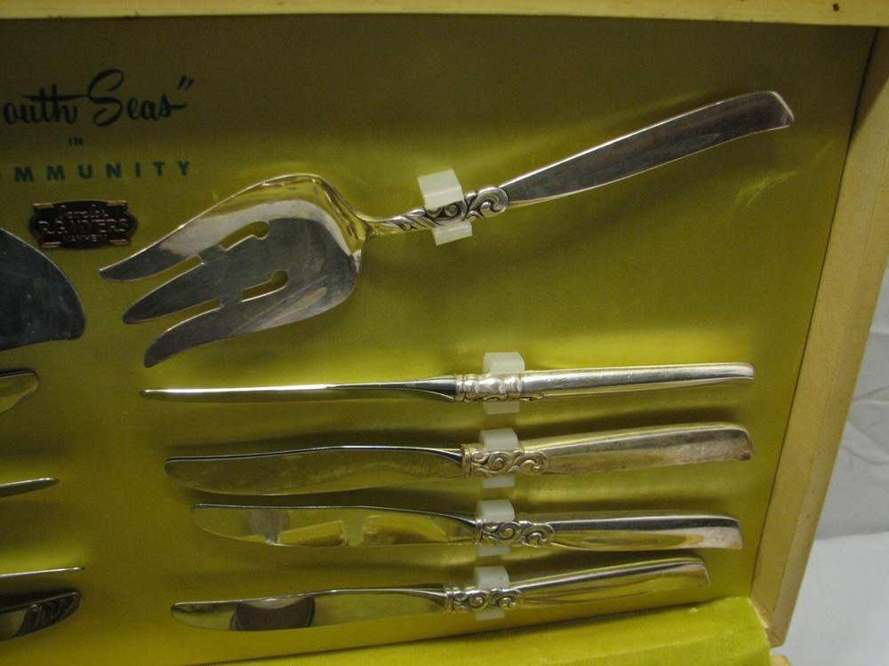 South Seas Silverplate Dinner Set & Chest Oneida Community Flatware 53 pc Lot