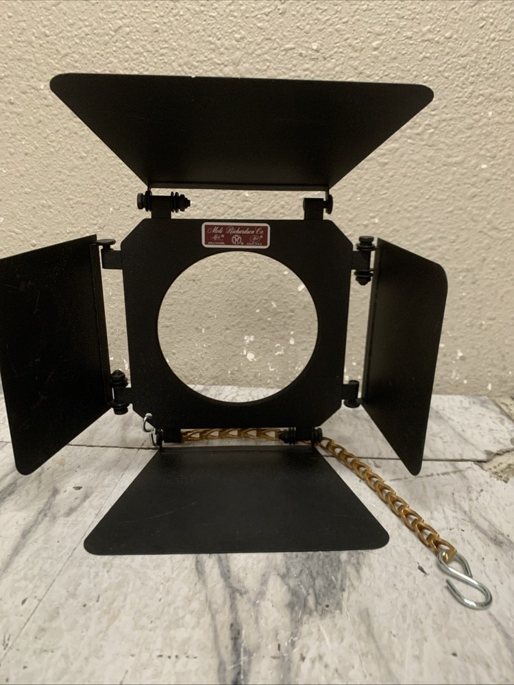 Mole Richardson Barn Doors Light Shield, Mini. With A Chain And Hook