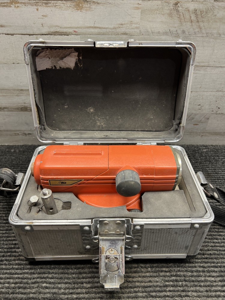 Used Seco Transit Level 4811-24 w/ hard case