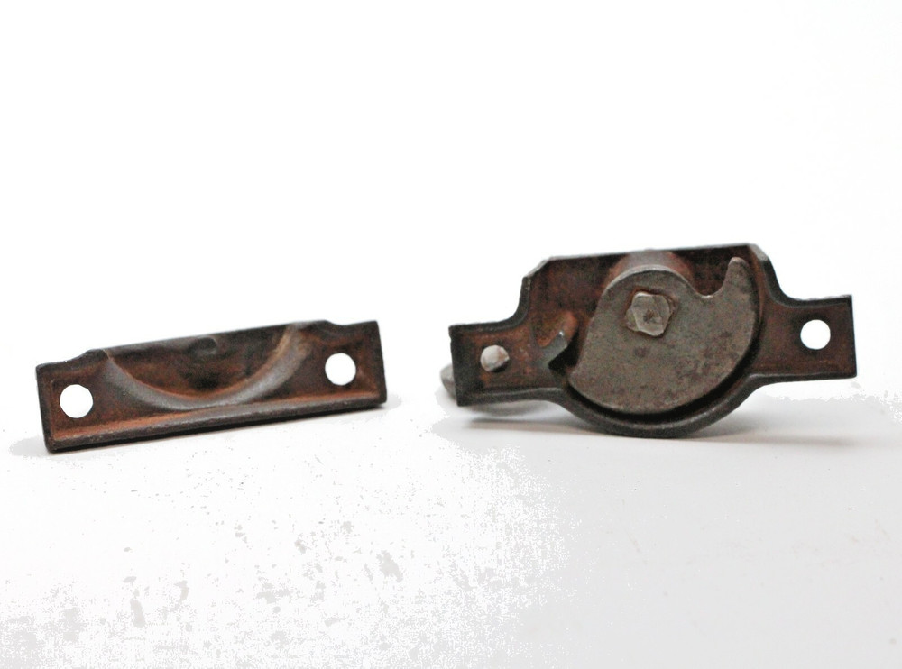 Aesthetic Cast Iron Windsor Window Lock with Keeper