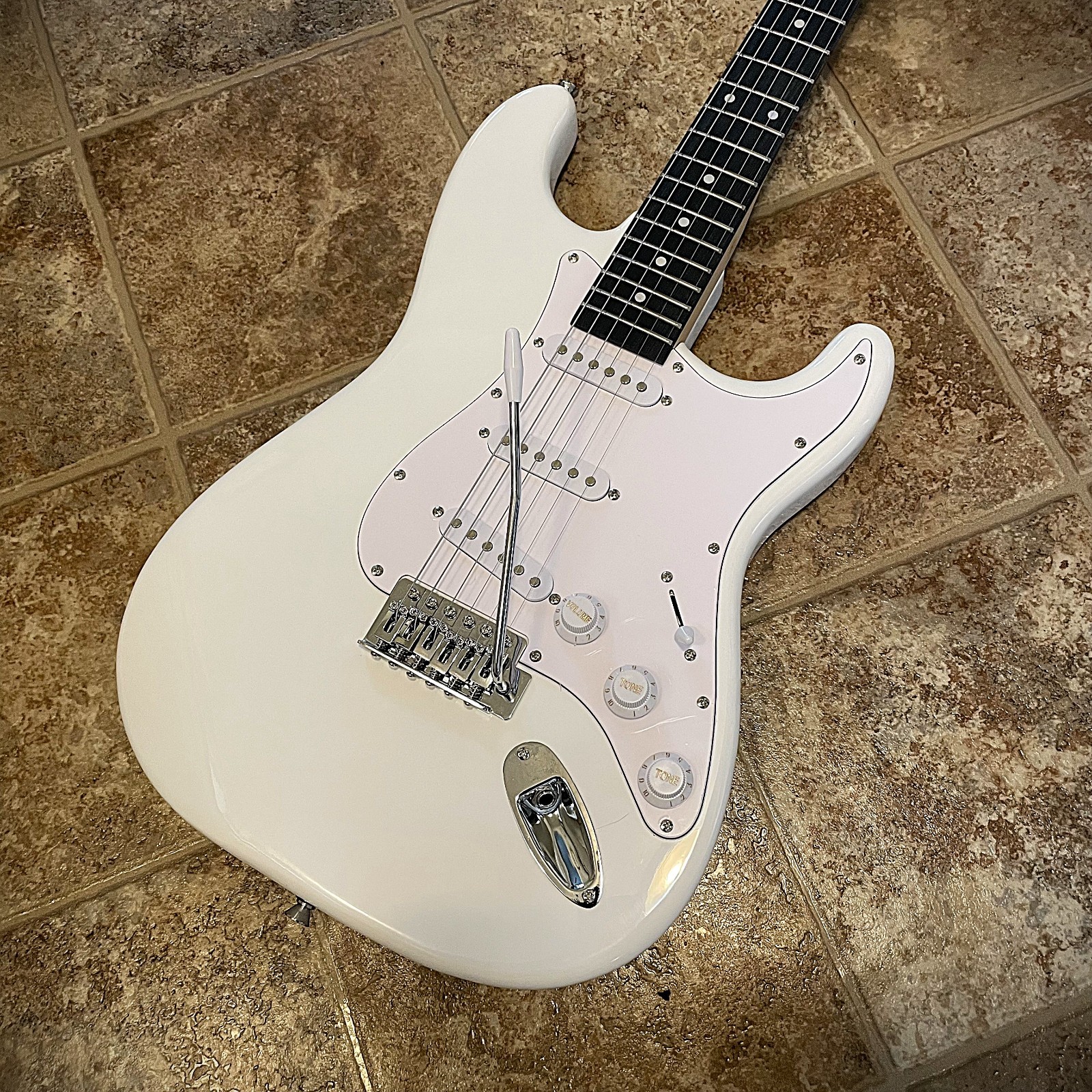 Full-Size Olympic White Electric Guitar with Rosewood Fretboard, S-S-S Pickups