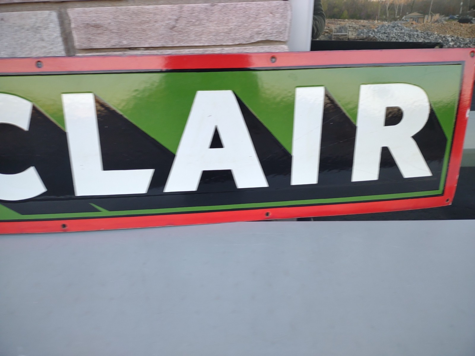 VINTAGE RARE LARGE SINCLAIR GASOLINE) 1-PIECE PORCELAIN DEALER SIGN (6FT LONG)