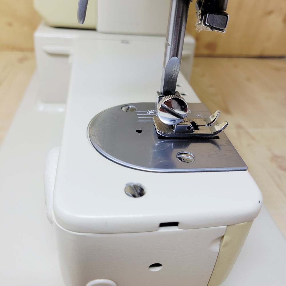 Necchi Sewing Machine 523 Works MISSING TABLE