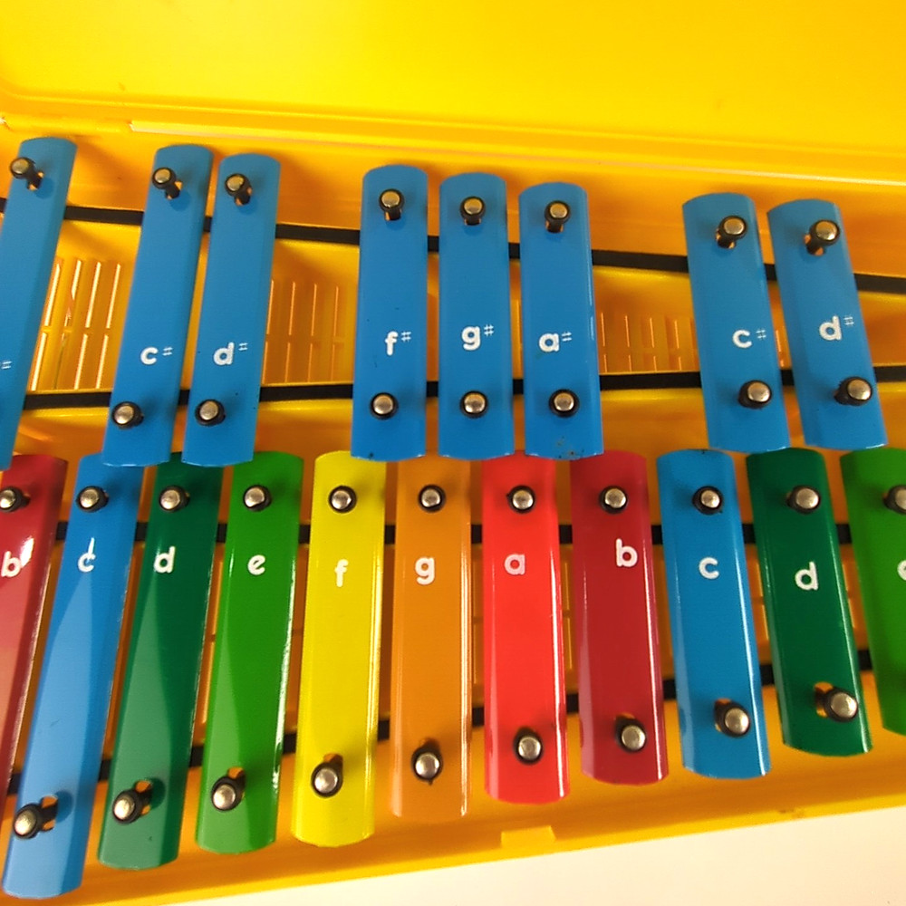Portable 25 Note Xylophone Bright Yellow Plastic Case Collapsible Table Top
