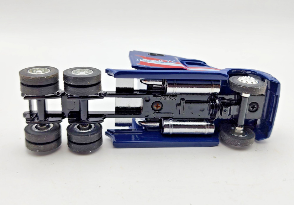 Penjoy 1:64 Freightliner Tandem Semi with Sleeper. Blue