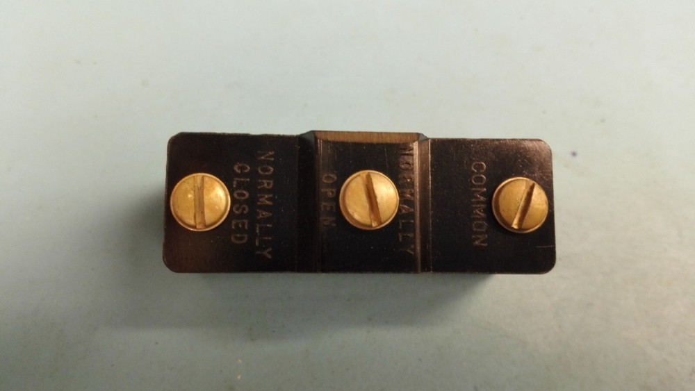 BZ-R836 MICRO SWITCH BY MICROSWITCH NEW NEVER USED OLD STOCK