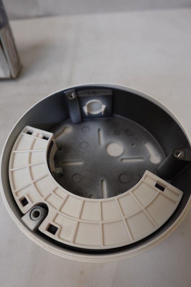 BOSCH VDA-455SMB Surface MNT BOX IMPACT FlexiDomeXT Accessory Connection Box