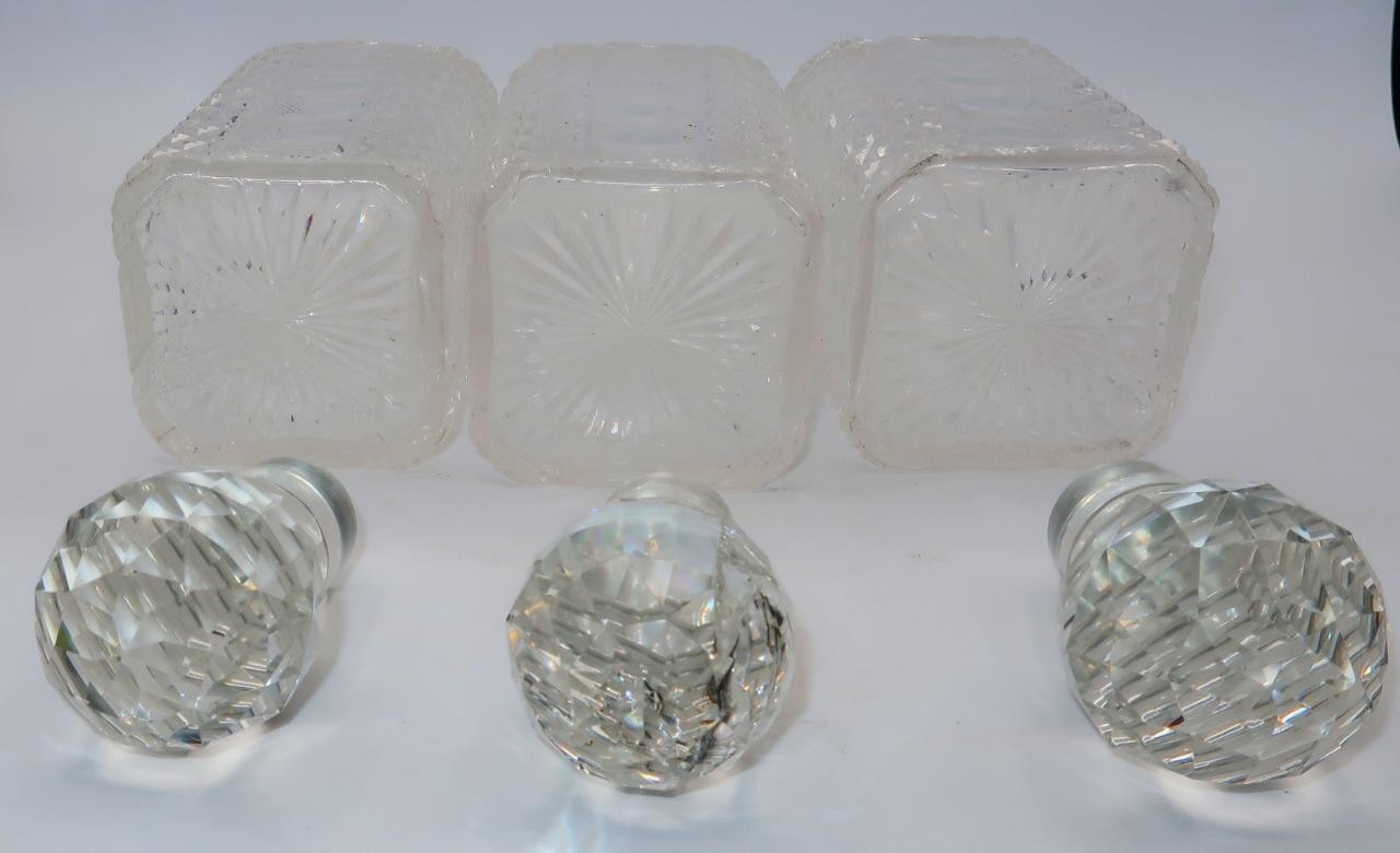 MAPPIN & WEBB Silver Plated Liquor TANTALUS w/ 3 Decanters & Lock, 13" x 12"