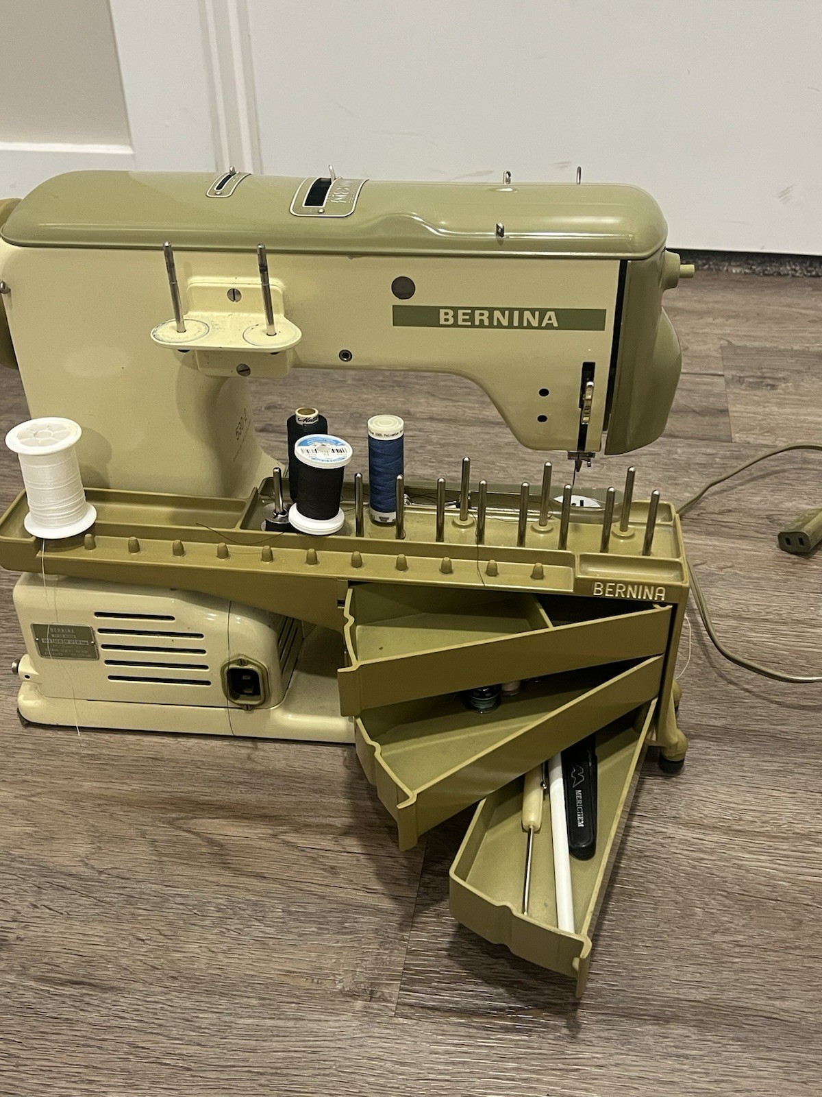 Vintage Bernina 530-2 Sewing Machine W/ Foot Pedal