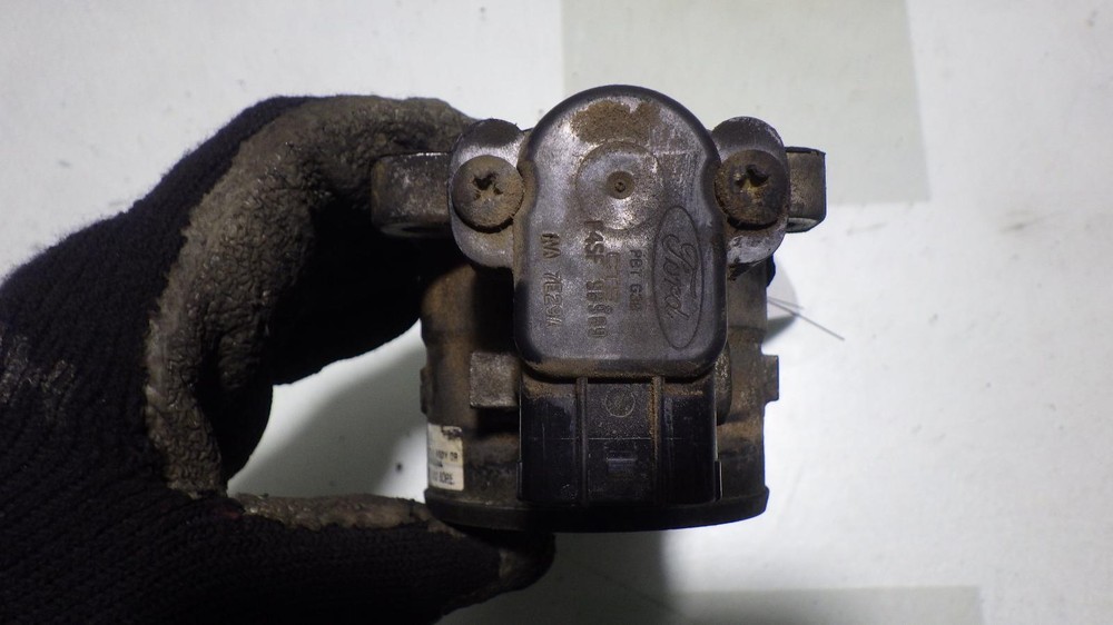 97 FORD E150 VAN Throttle Body
