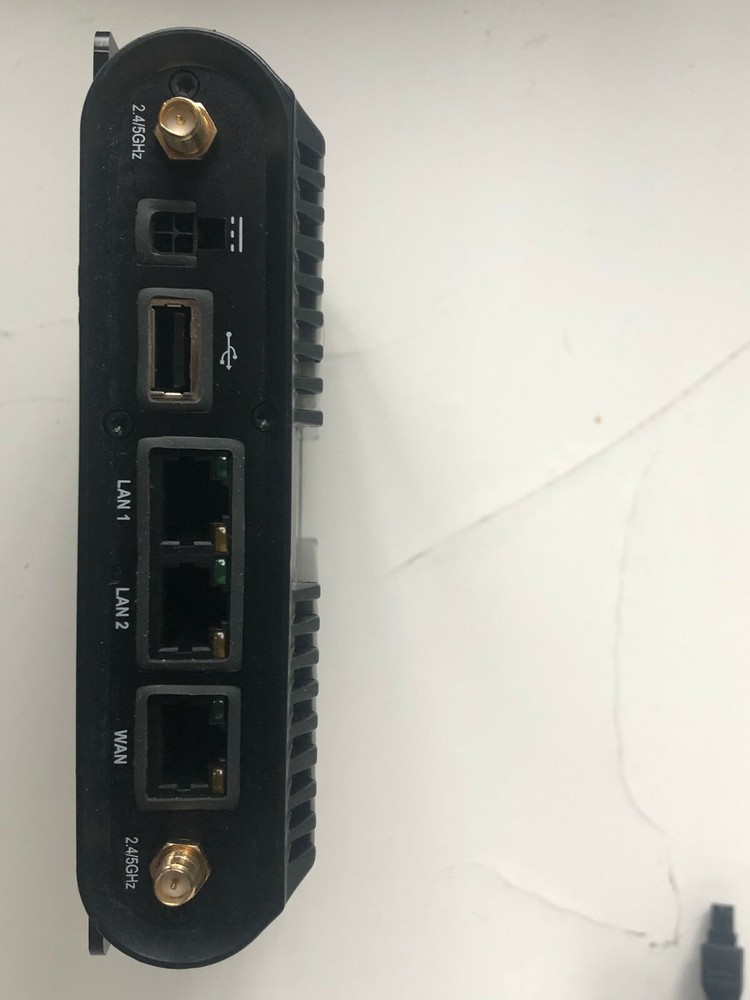 Cradlepoint (IBR1100LPE-GN) No Adapter