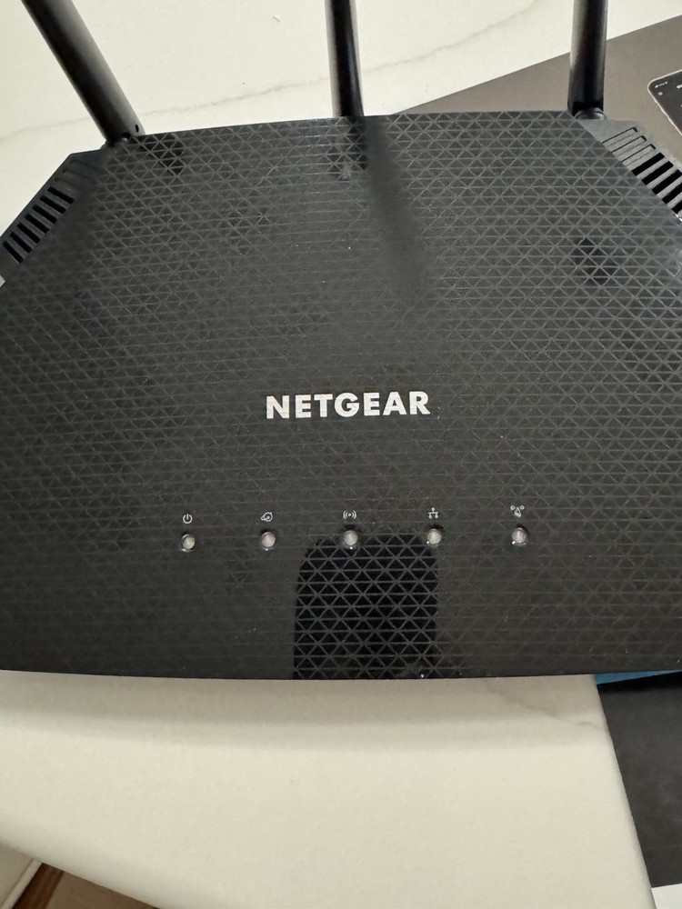 NETGEAR ARMOR ROUTER