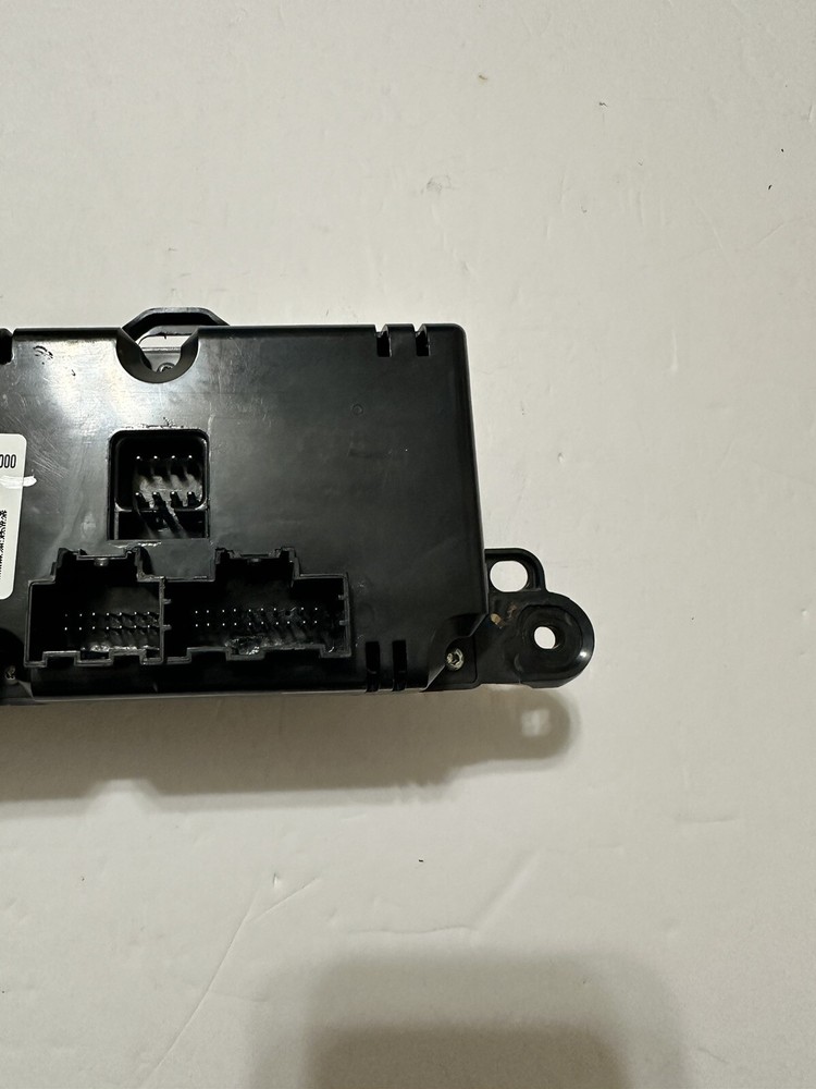 2018-2024 Freightliner Cascadia Temperature Control Module A22-73671-000 OEM