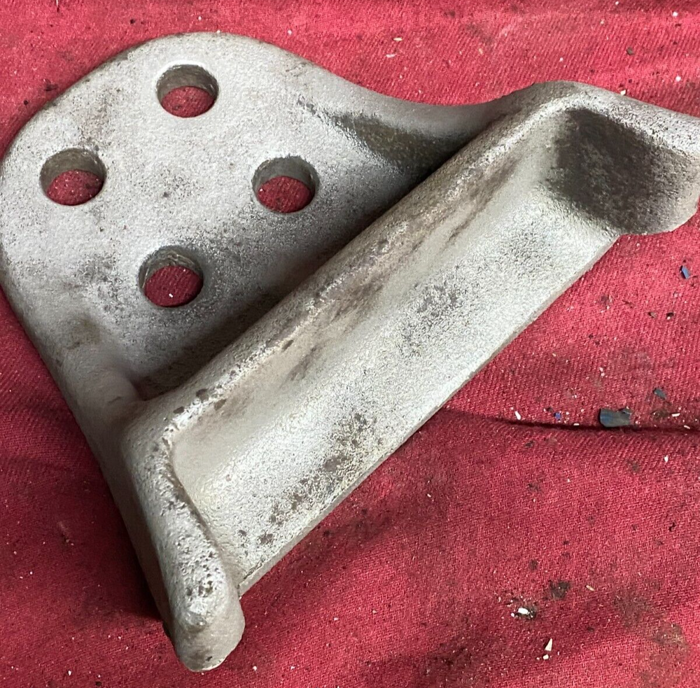 FREIGHTLINER AXLE STOP, MOUNT, BRACKET 16-15617-000