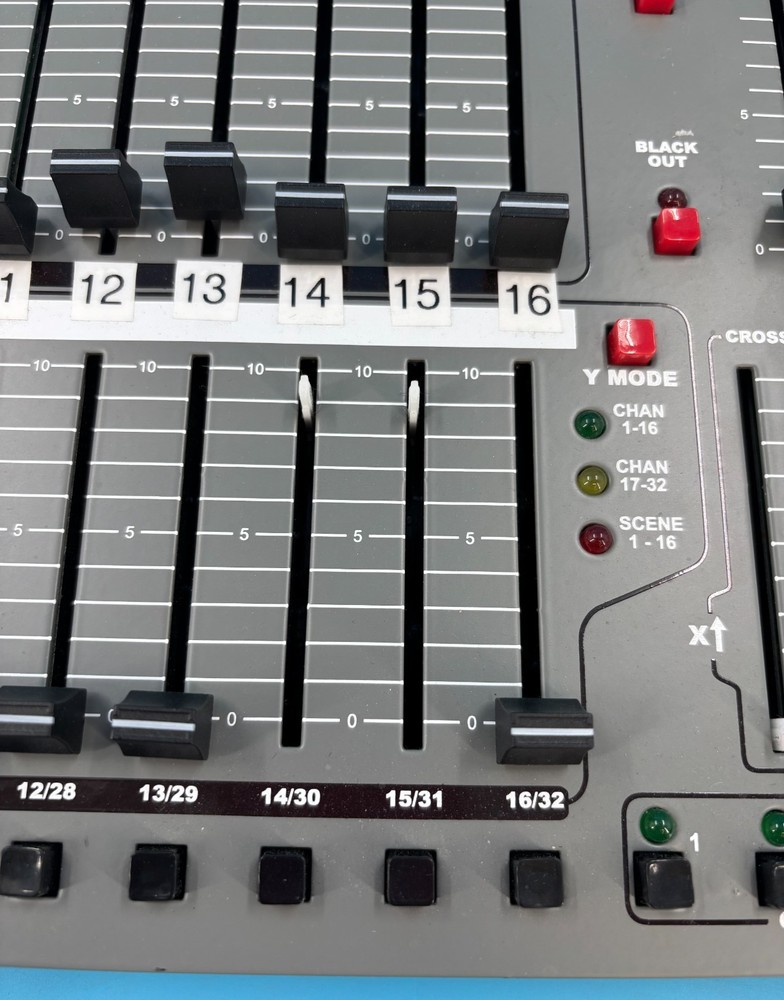 LightRonics INC TL-4016 Stage Lighting Console Untested Free Shipping