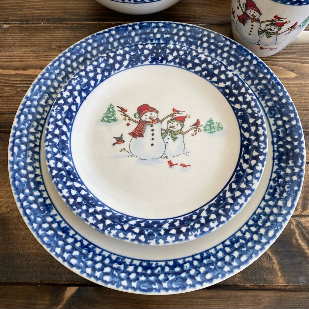 Christmas Dinnerware Set 32 Piece Serves 8