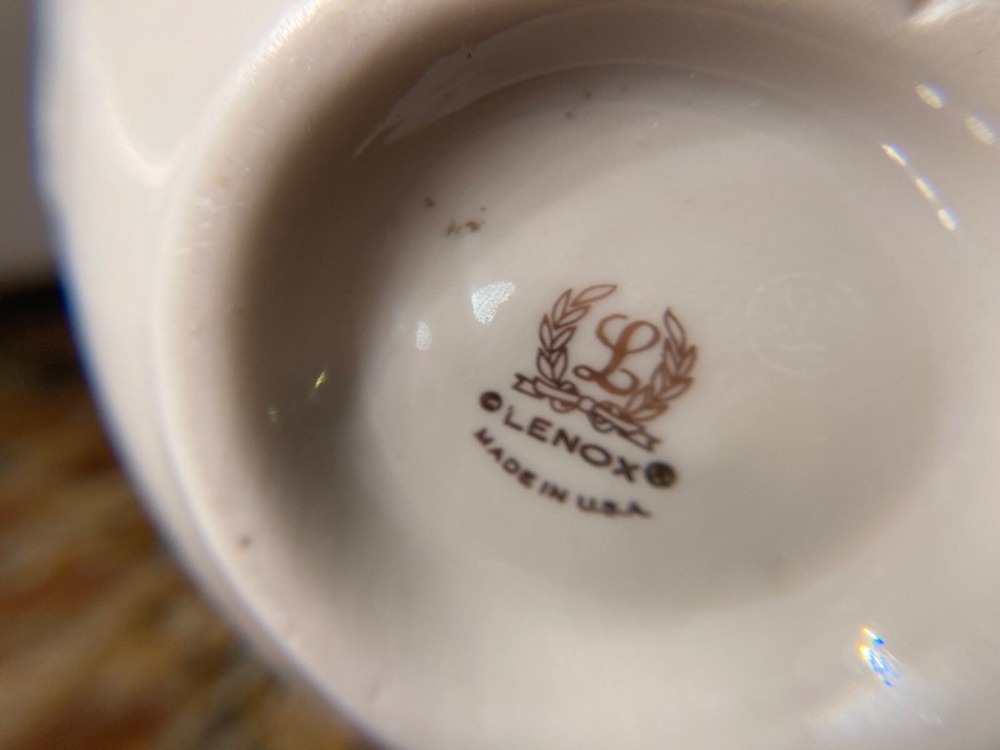 Lenox Countess Geranium China Vase. 7.5”
