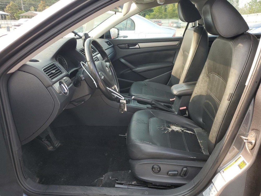 PASSAT 2015 Glove Box 4983770