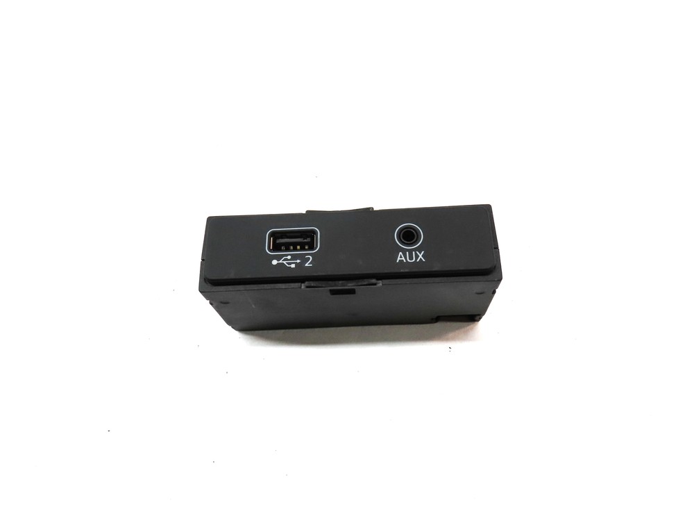 2019 AUDI A5 SPORTBACK (8W6) USB AUXILIARY AUDIO INTERFACE INPUT JACK PANEL