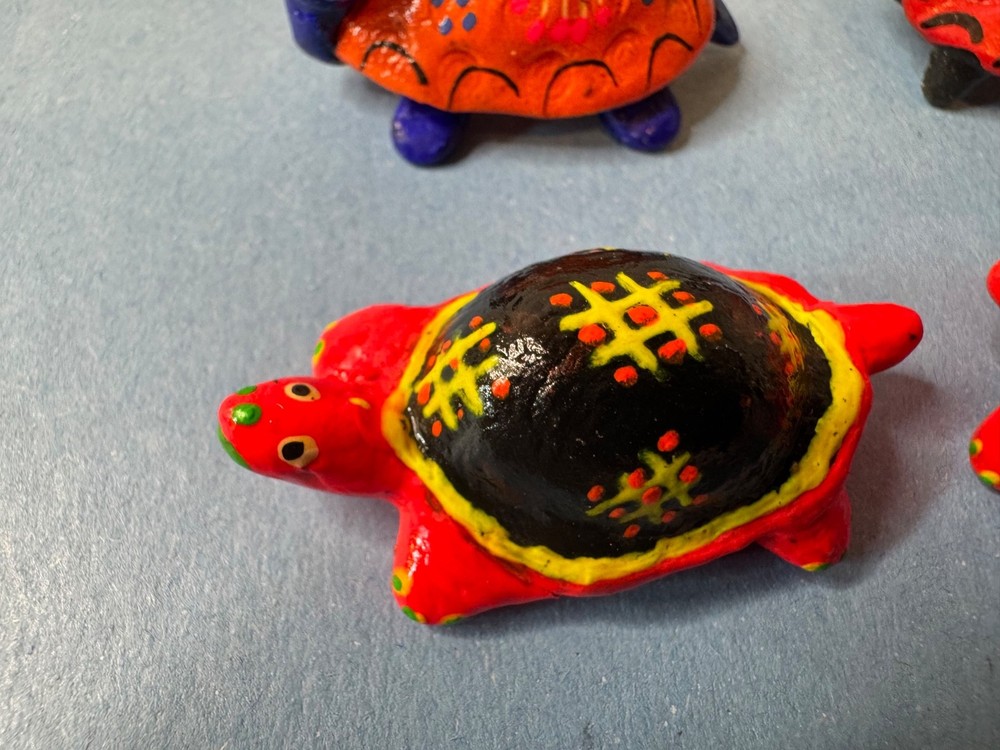 Minture Hand-painted Papier-mâche Turtle Figurine