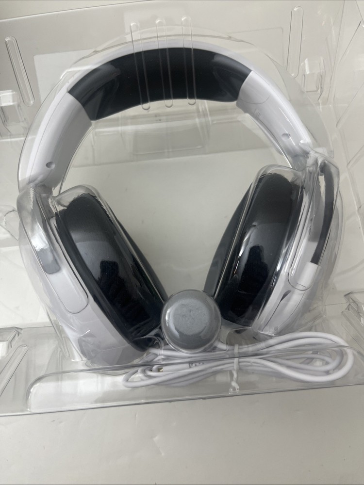 HyperX CloudX Stinger 2 Core gaming headset.