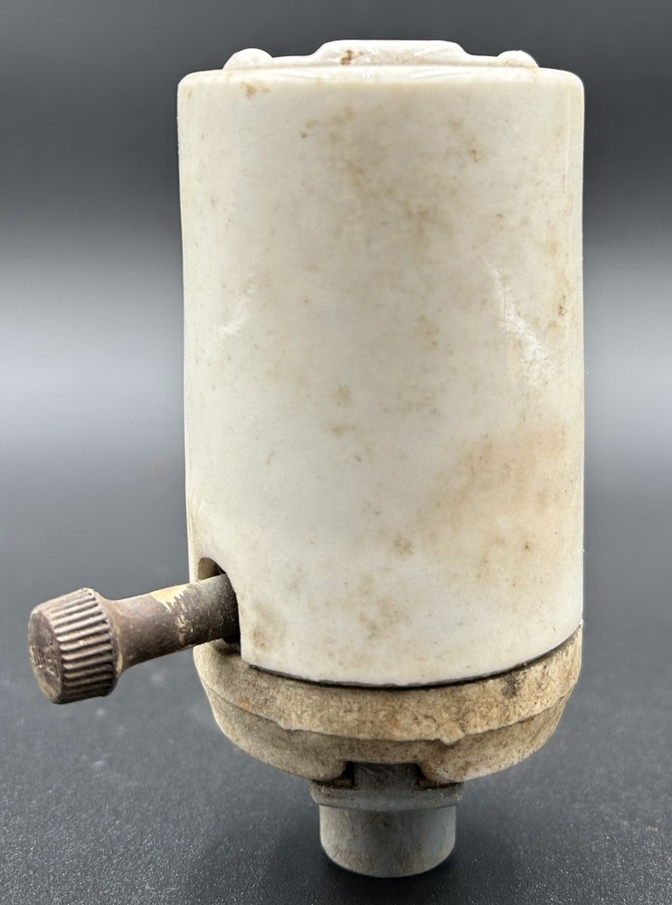 Vintage Leviton PORCELAIN Turn Knob Socket.
