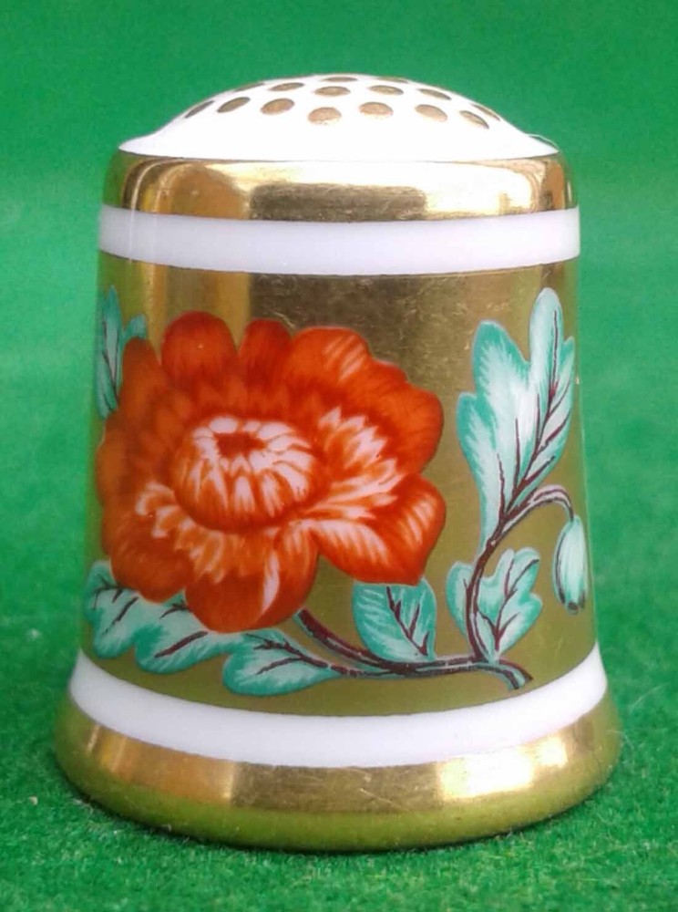 ROYAL CROWN DERBY FLORAL THIMBLE.