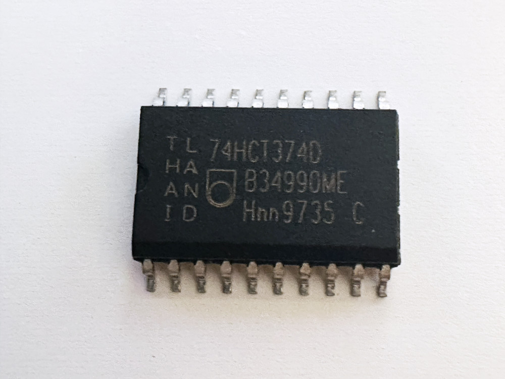 12PCS 74HCT374D PHILIPS Octal D Type Flip Flop With 3 State Outputs SOIC-20