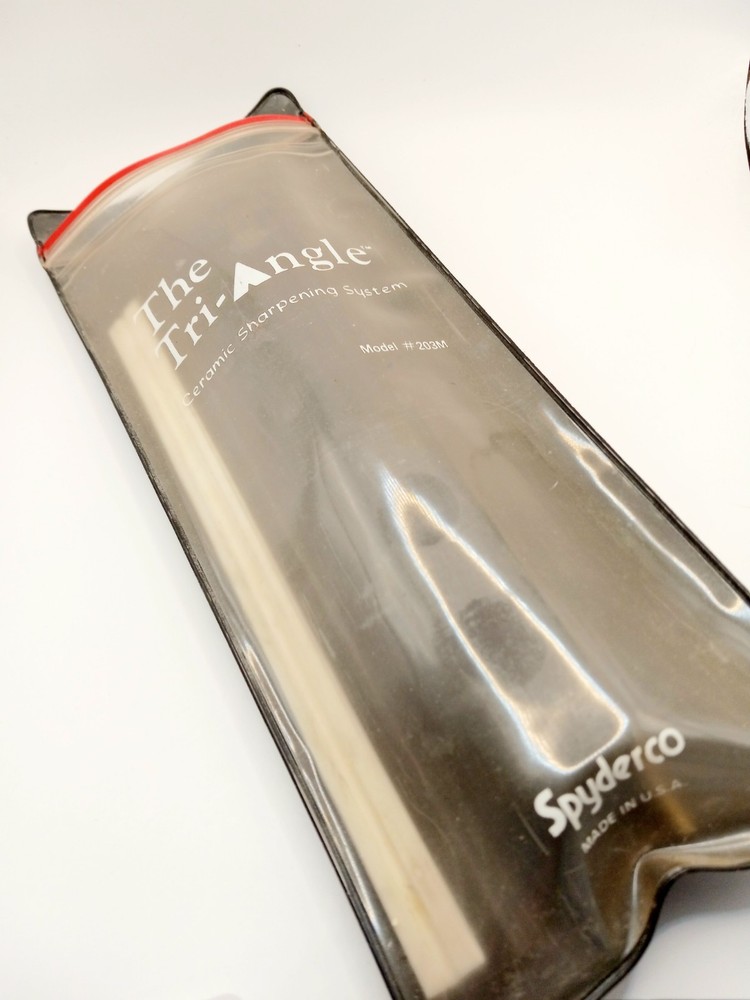 Spyderco Tri-Angle Ceramic Sharpening Kit Ceramic System Model 203M. READ Note