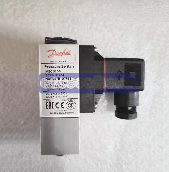 1PCS Danfoss 061B101766 pressure switch new