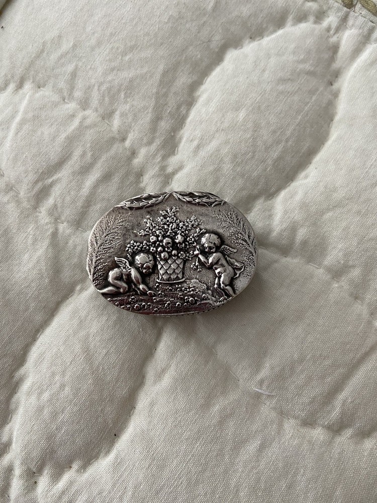 German Hanau Repousse Silver Oval Snuff/pill Box