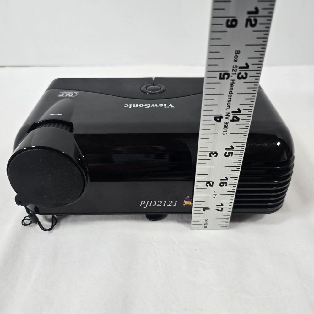 ViewSonic PJD2121 Short Throw SVGA DLP Projector With Case