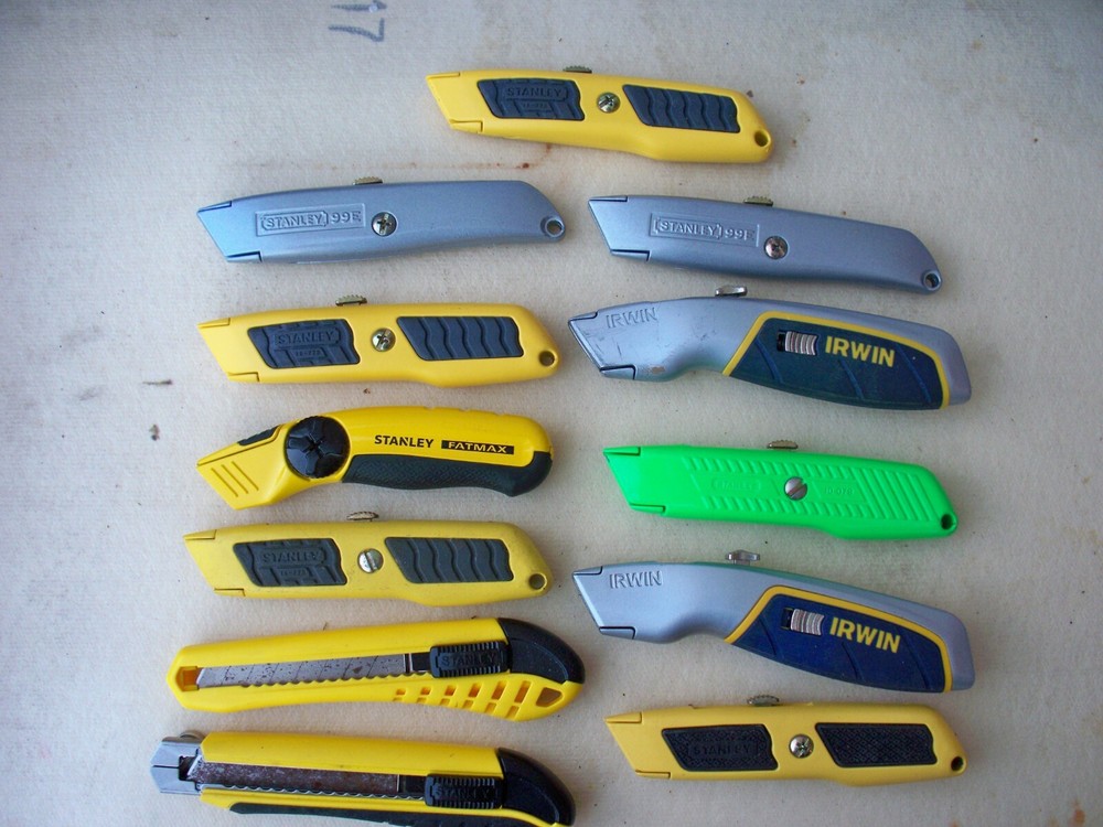 10 -- Assorted box cutters, new open box