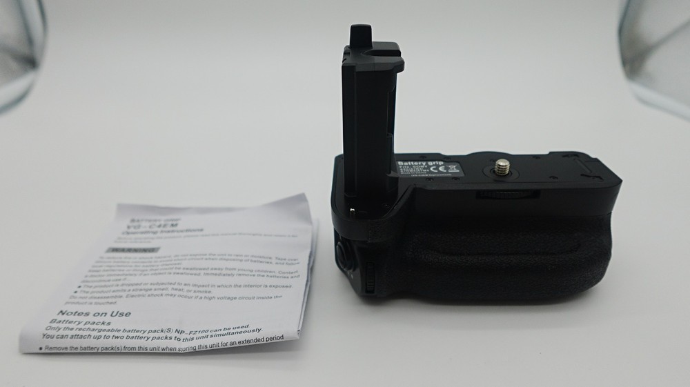Mcoplus Professional Vertical Battery Grip Extension VG-C3EM Replacement Battery