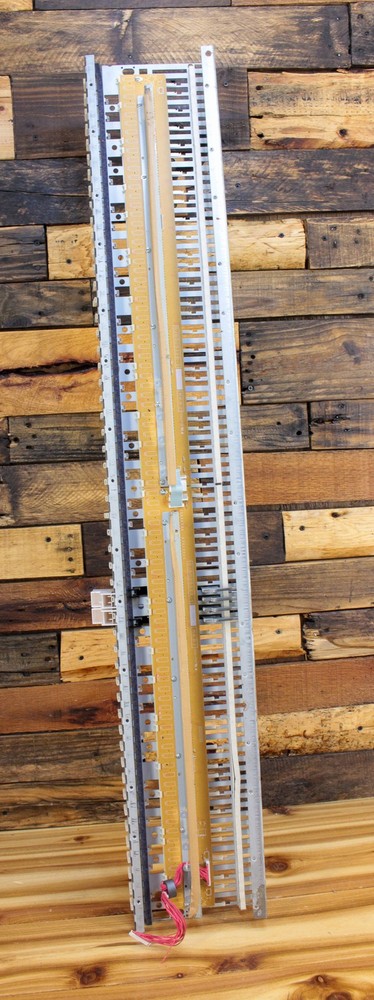 KORG Kronos2 Keybed Frame, ISSUE