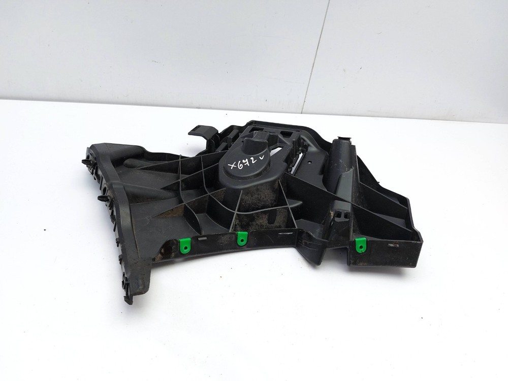 REAR RIGHT BUMPER BRACKET MOUNT SUPPORT 31395104 VOLVO V40 2016