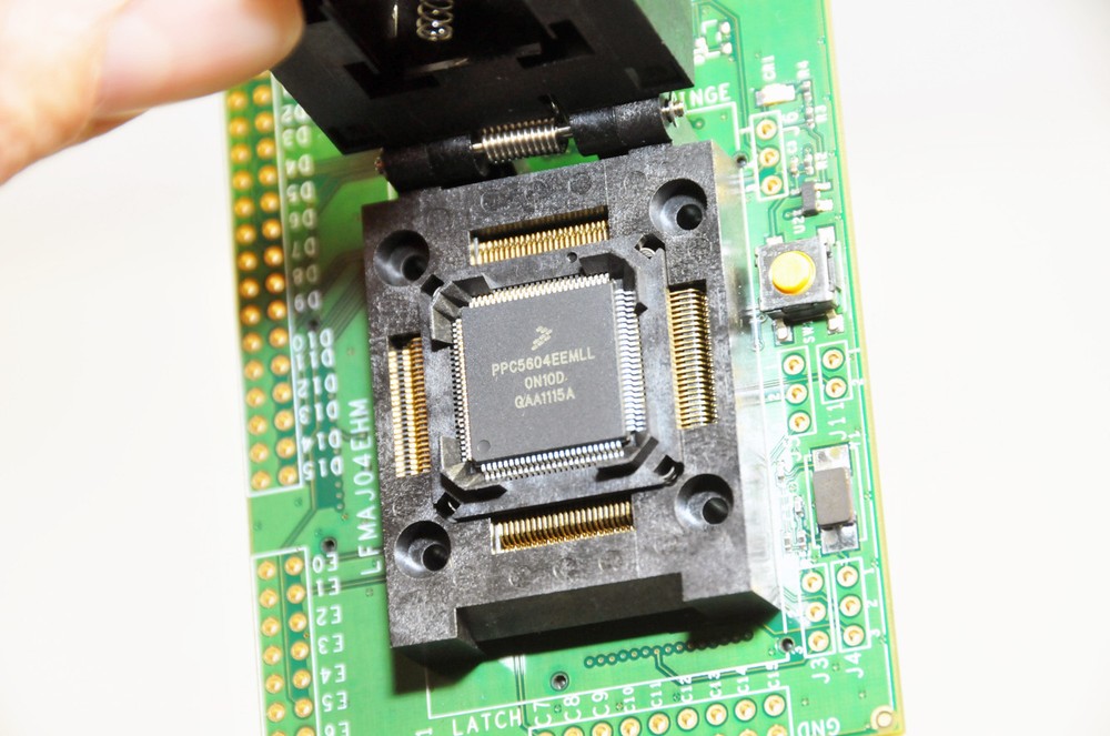Freescale MPC5604E 64 pin QFP Target Adapter LFTA56EE2T with PPC5604E CPU
