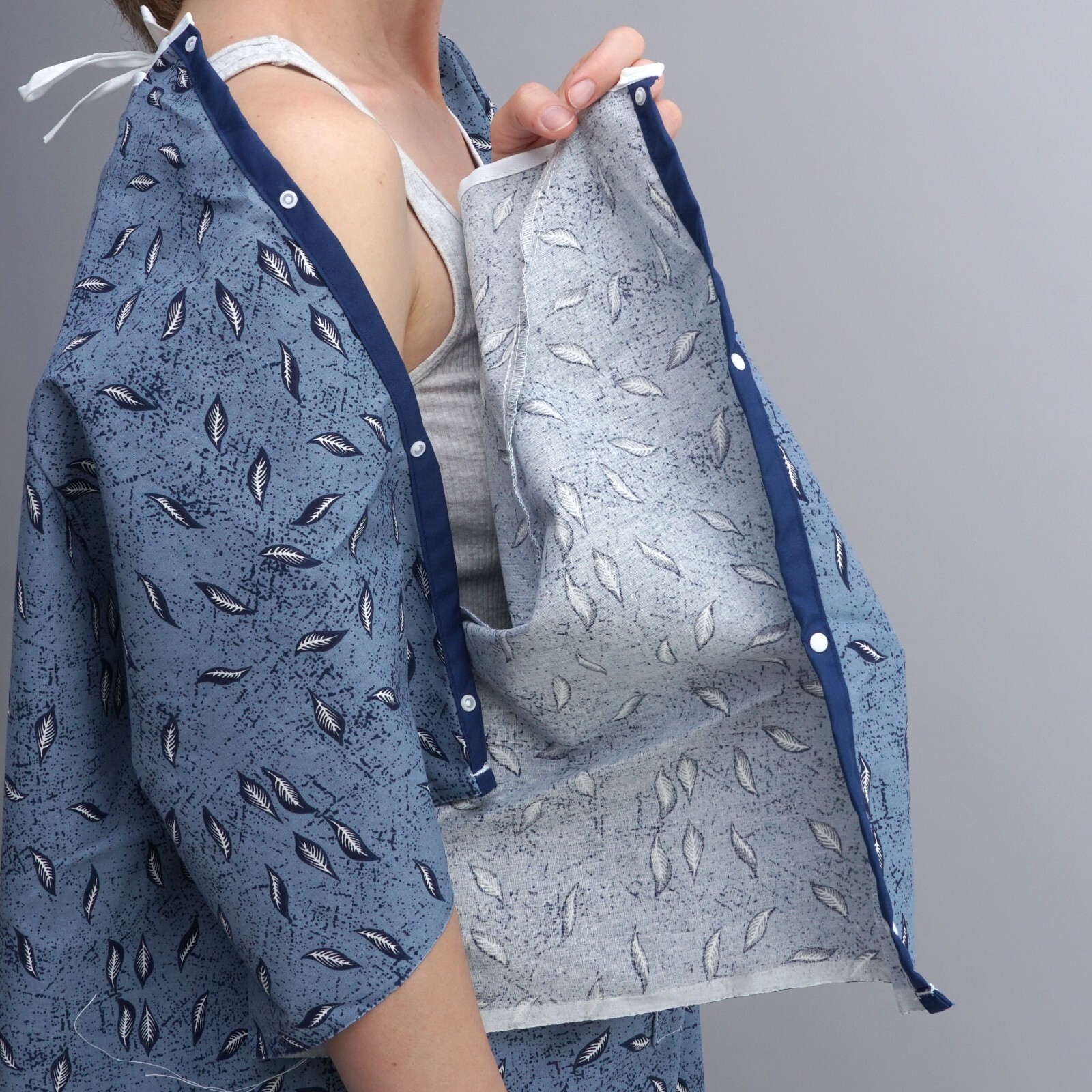 3 Pack - Hospital Patient Gown, IV, Tieside w/Telemetry Pocket, Size Medium - XL