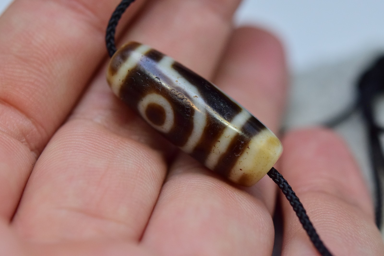 old Himalayan indo tibetan 2eyes agate bead unique pattern