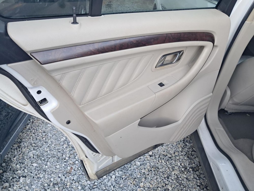 TAURUS 2010 Glove Box 4898459